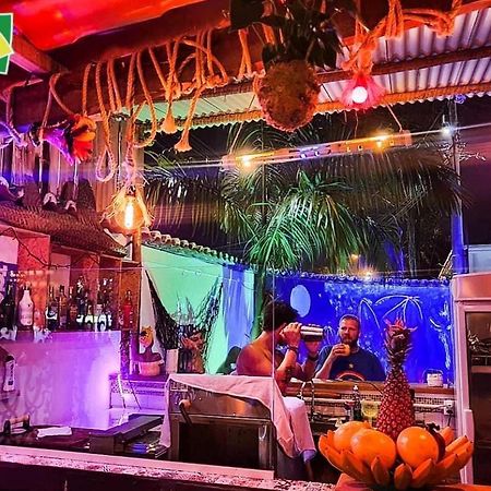 Paraty Santo Hostel Bar Exterior photo
